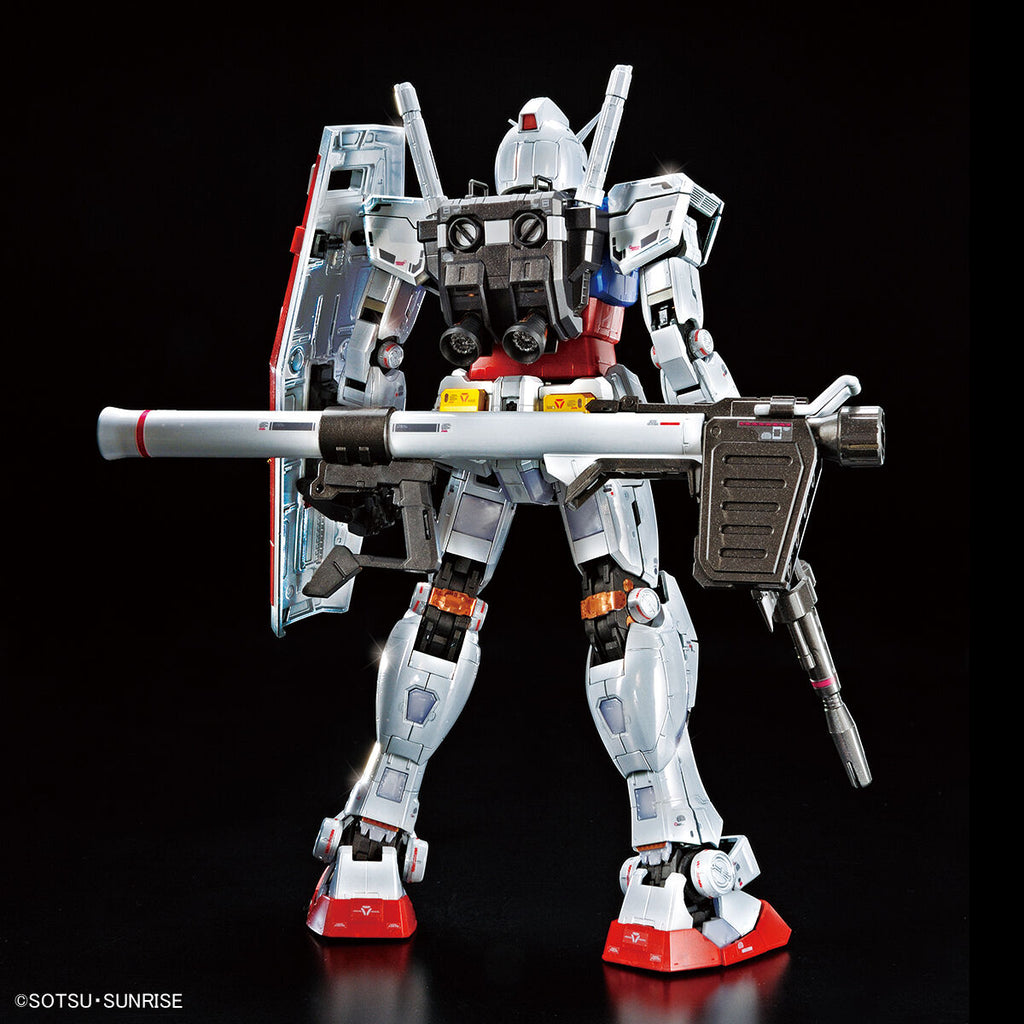 MG 1/100 - Gundam Base Limited - RX-78-2 Gundam Ver.3.0 Titanium Finish