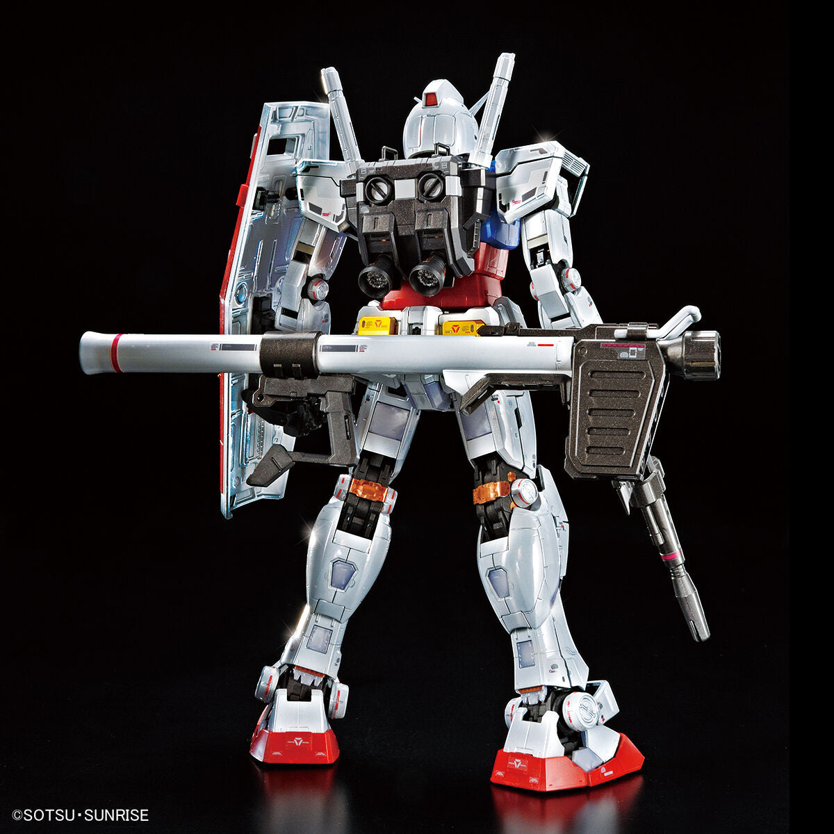 MG 1/100 - Gundam Base Limited - RX-78-2 Gundam Ver.3.0 Titanium Finish
