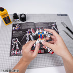 Madworks - A2 Foldable Model Cutting Mat: White (A2), Black (A3) MH-27-4
