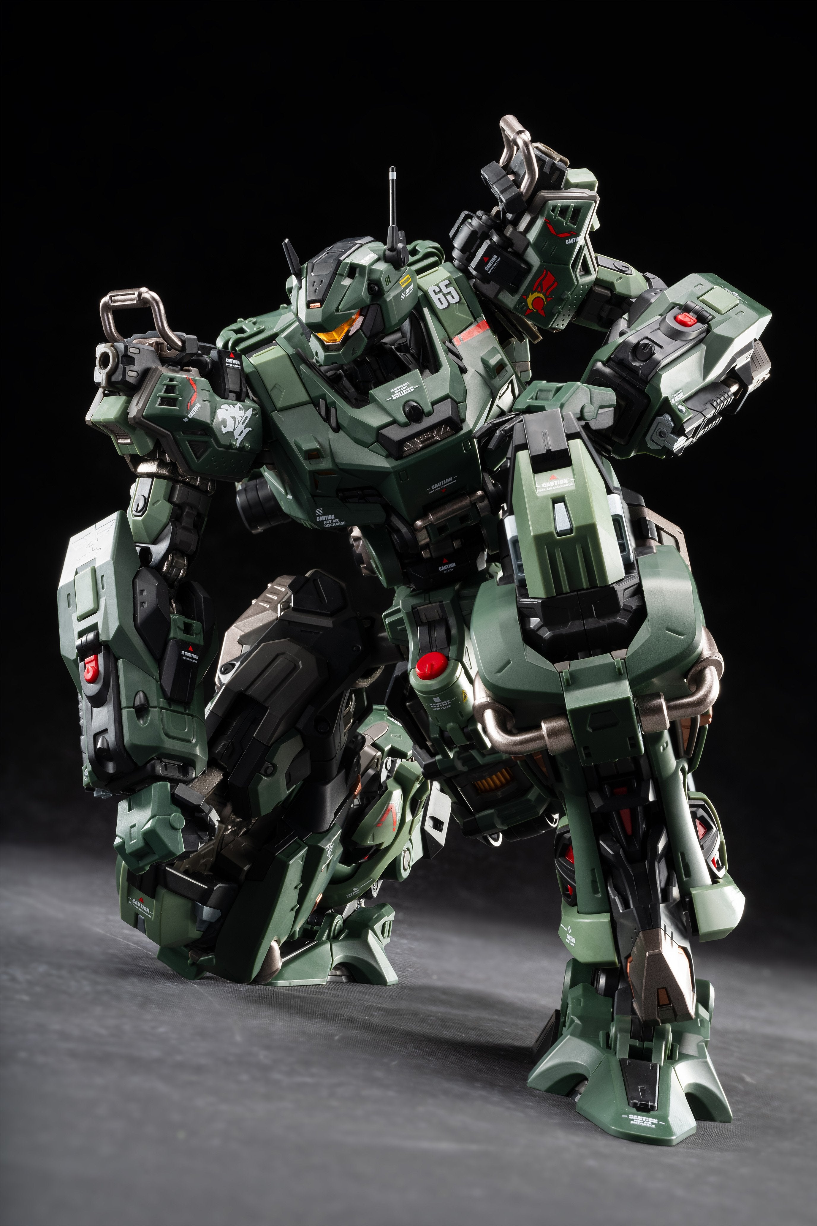MOTOR NUCLEAR - MNP-CR02A Type-65 JiHu Mark II Assault Type posing face 3