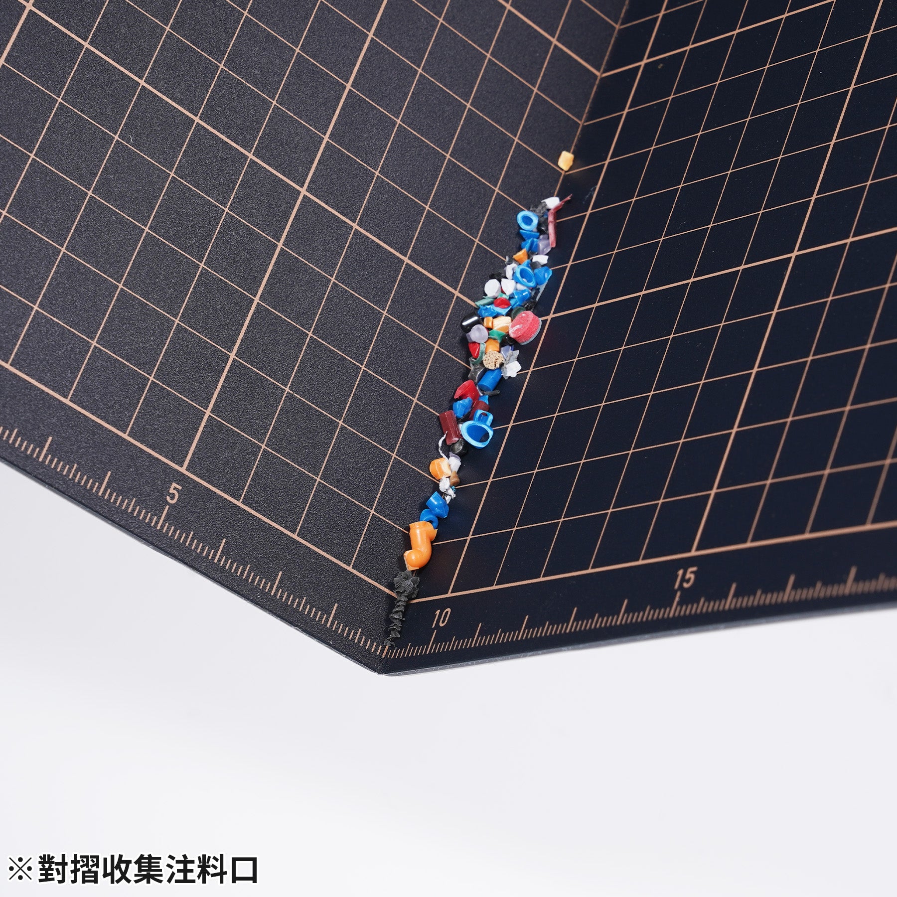 Madworks - A2 Foldable Model Cutting Mat: White (A2), Black (A3) MH-27-7