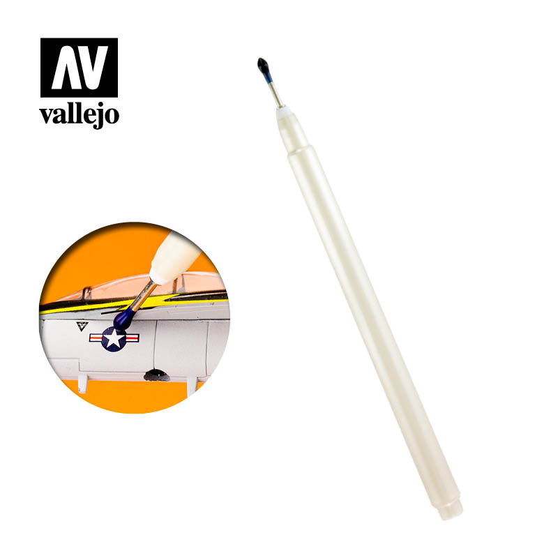 Outil avec embout accrocheur